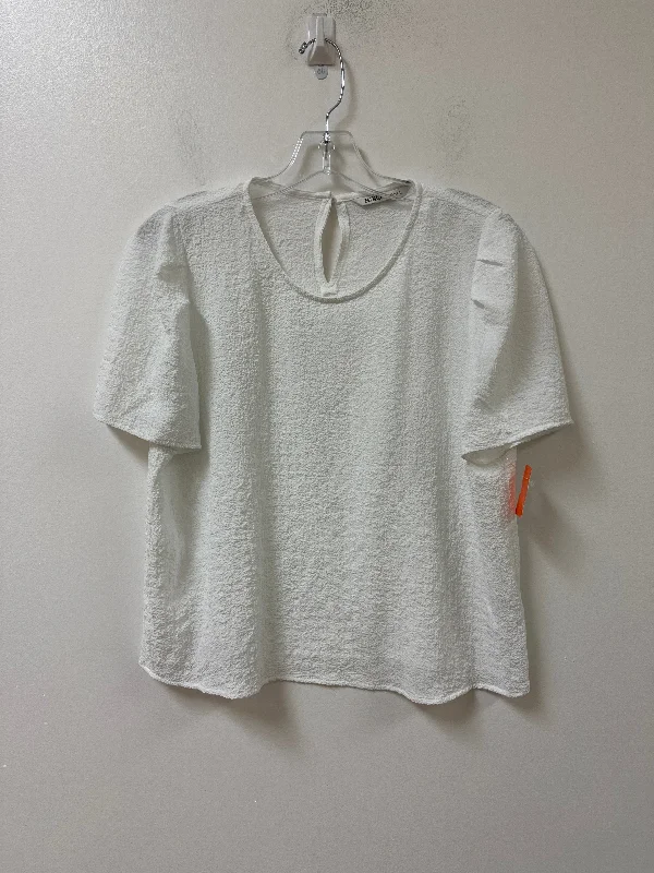 Top Short Sleeve By Clothes Mentor In White, Size: L Sophisticated Men's 