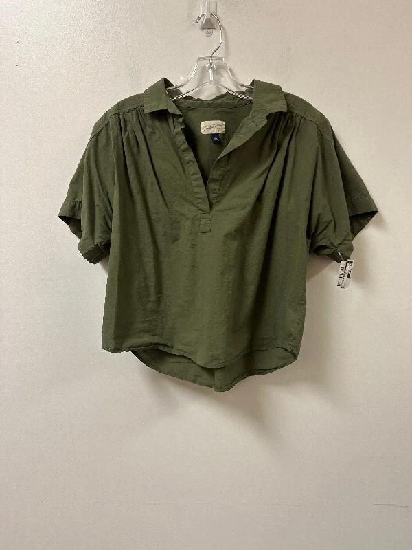 Top Short Sleeve By Universal Thread In Green, Size: L Dynamic Men's Glow