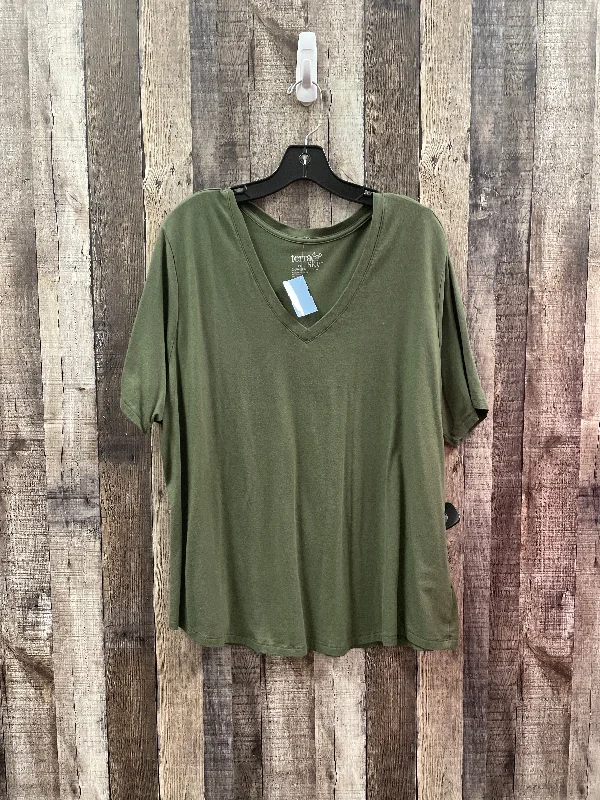 Top Short Sleeve By Terra & Sky In Green, Size: 2x British Gentleman Style