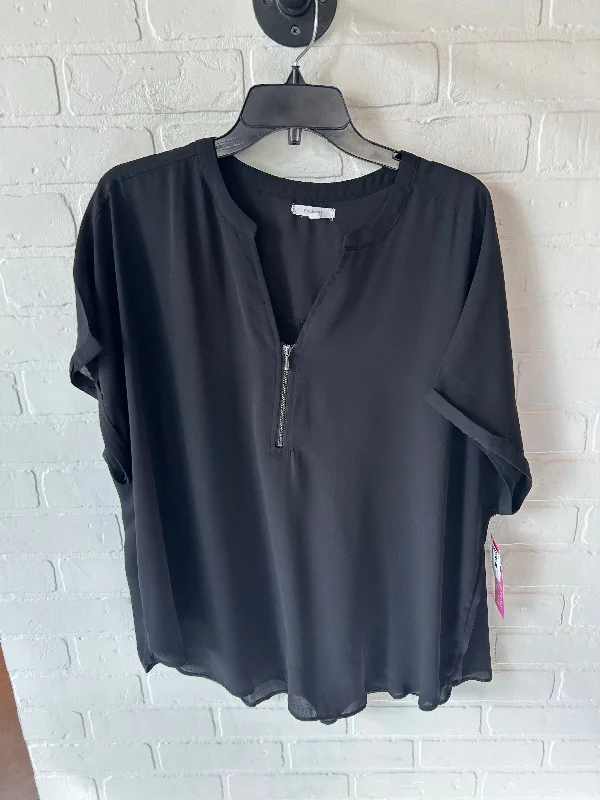 Top Short Sleeve By Maurices In Black, Size: 2x Laid