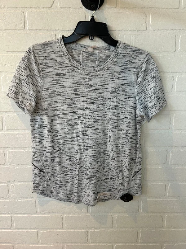 Athletic Top Short Sleeve By Lululemon In Grey & White, Size: S Sporty Men's Athleisure 