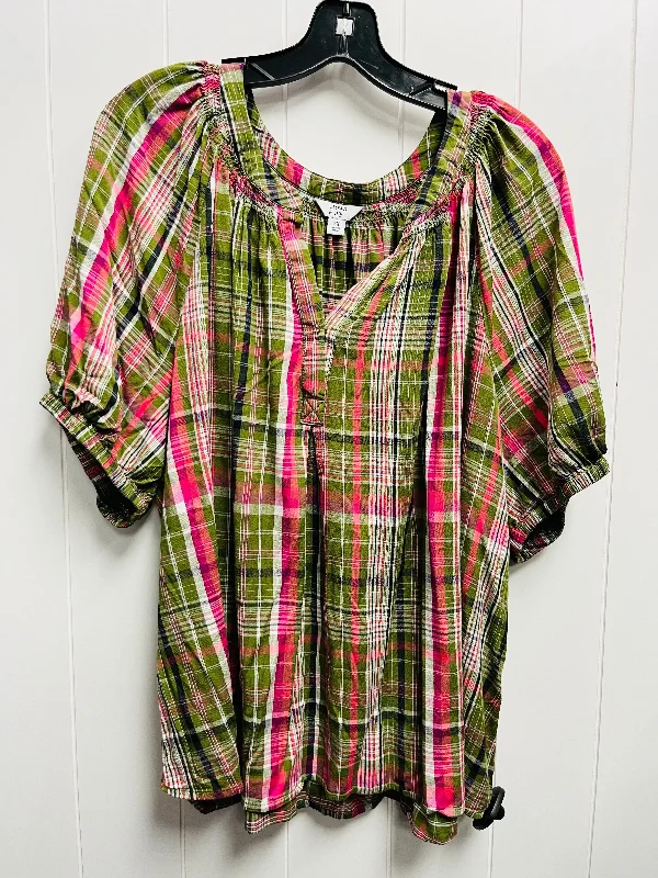 Top Short Sleeve By Crown And Ivy In Green & Pink, Size: 3x Adventure