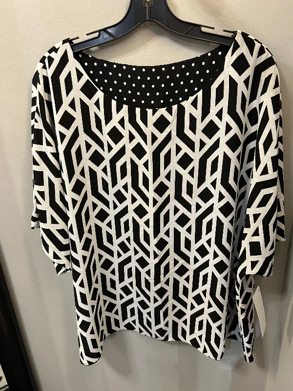 Top Short Sleeve By Chicos In Black & White, Size: 2x Street