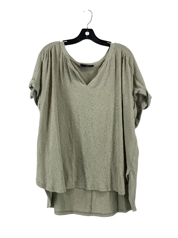 Top Short Sleeve By Lane Bryant In Green, Size: Xl Laid